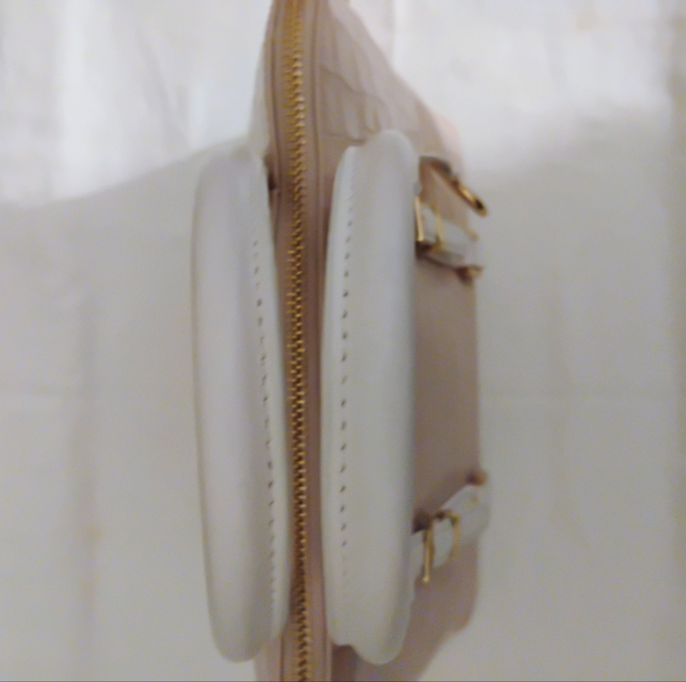 Michael Kors Croc Embossed Leather Bag - Picture 6 of 7